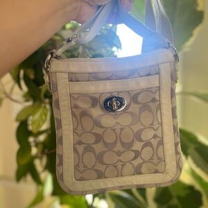 Coach Y2K Signature Canvas Crossbody turn lock bag m0893-42664